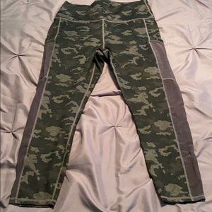 Fabletics Capri Stretch Pants With Pockets